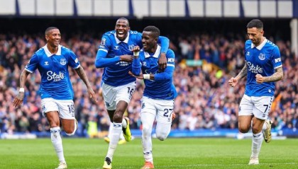  威尔逊点射破门，诺丁汉森林绝杀谢菲联保级